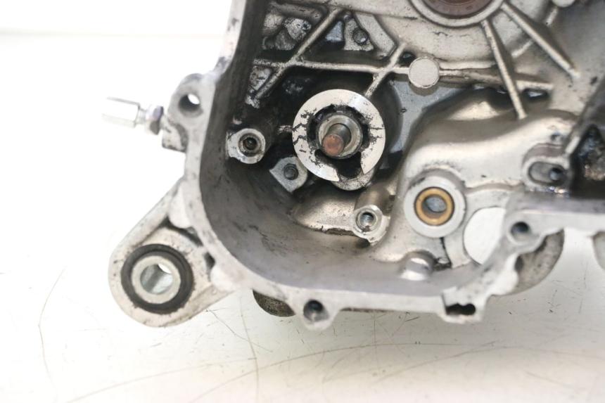 photo de CARTER BAS MOTEUR PIAGGIO VESPA PRIMAVERA 2T 50 (2013 - 2018) - Marquages et références