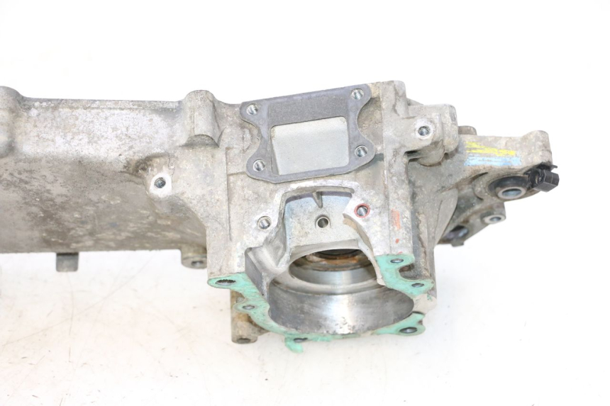 photo de CARTER BAS MOTEUR PEUGEOT VIVACITY 50 (2004 - 2009) - Focus structure