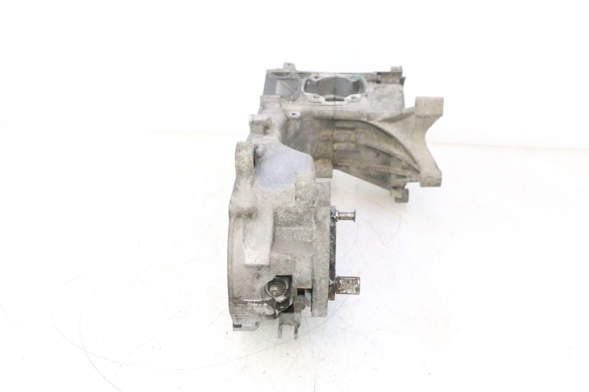 photo de CARTER BAS MOTEUR PEUGEOT VIVACITY 50 (2004 - 2009) - Points de fixation