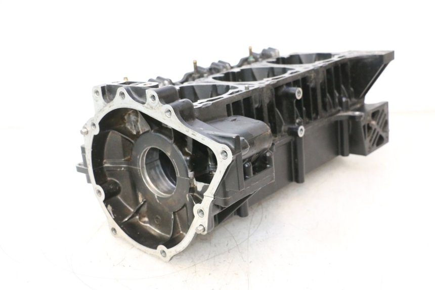 photo de CARTER BAS MOTEUR YAMAHA WAVE RUNNER GP R 1200 (2000 - 2003) - Inspection visuelle