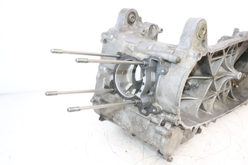 photo de CARTER BAS MOTEUR YAMAHA X-MAX XMAX 125 (2010 - 2013) - Vue d’ensemble