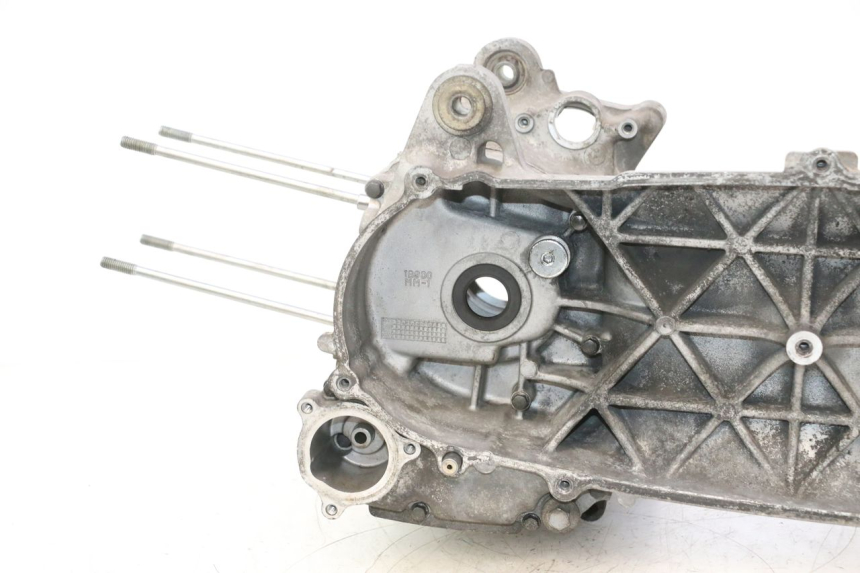 photo de CARTER BAS MOTEUR YAMAHA XMAX X-MAX 125 (2006 - 2009) - Détails caractéristiques