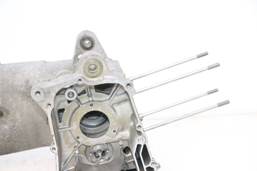 photo de CARTER BAS MOTEUR YAMAHA XMAX X-MAX 125 (2006 - 2009) - Focus structure
