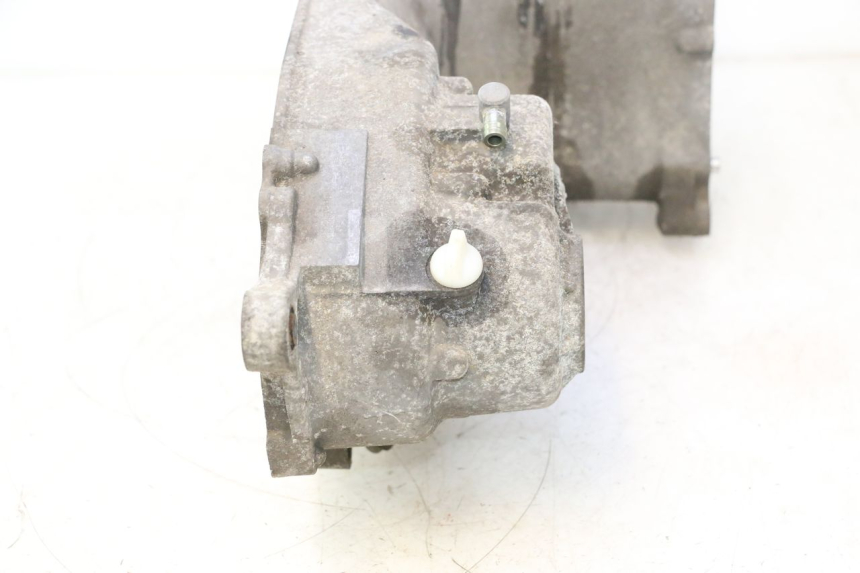 photo de CARTER BAS MOTEUR YAMAHA XMAX X-MAX 125 (2006 - 2009) - Points de fixation