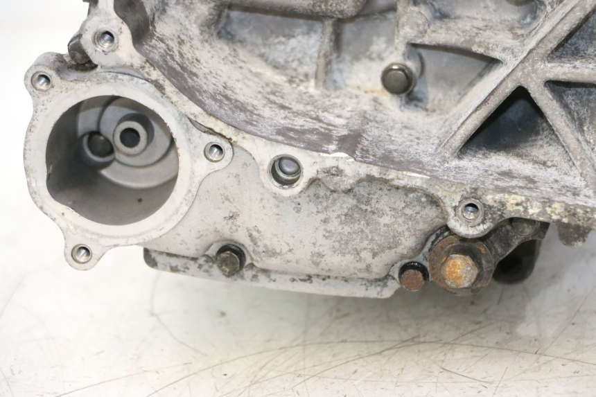 photo de CARTER BAS MOTEUR YAMAHA XMAX X-MAX 125 (2006 - 2009) - Vue rapprochée