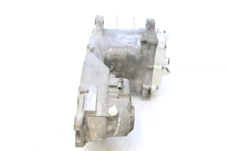 photo de CARTER BAS MOTEUR YAMAHA XMAX X-MAX 125 (2006 - 2009) - Autre angle de vue