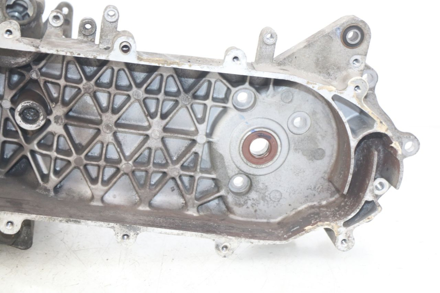 photo de CARTER BAS MOTEUR SYM X-PRO 4T 50 (2014 - 2021) - Détails caractéristiques