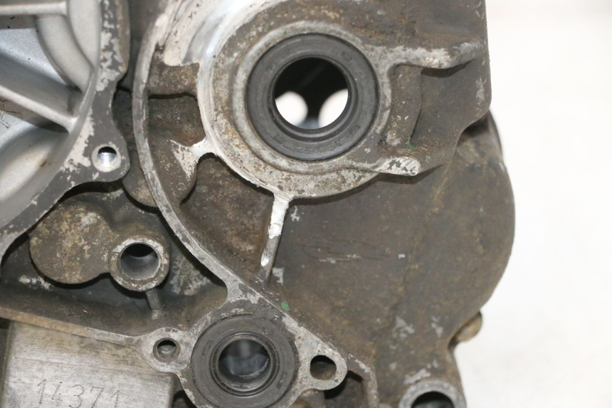 photo de CARTER BAS MOTEUR SMC XROAD 150 - Photo complémentaire