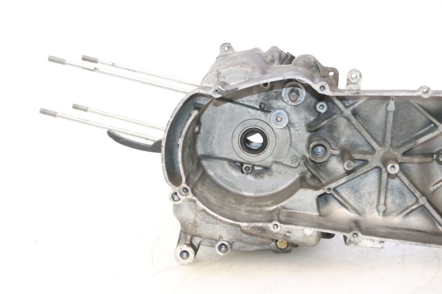 photo de CARTER BAS MOTEUR YAMAHA YP MAJESTY 125 (2007 - 2010) - Inspection visuelle