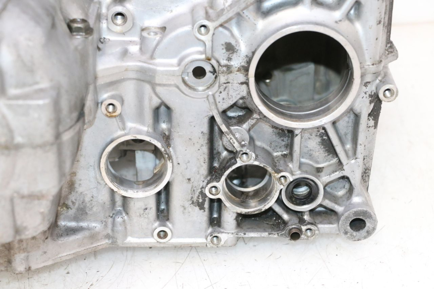 photo de CARTER BAS MOTEUR YAMAHA YZF R GENESIS 750 (1993 - 1998) - Points de fixation