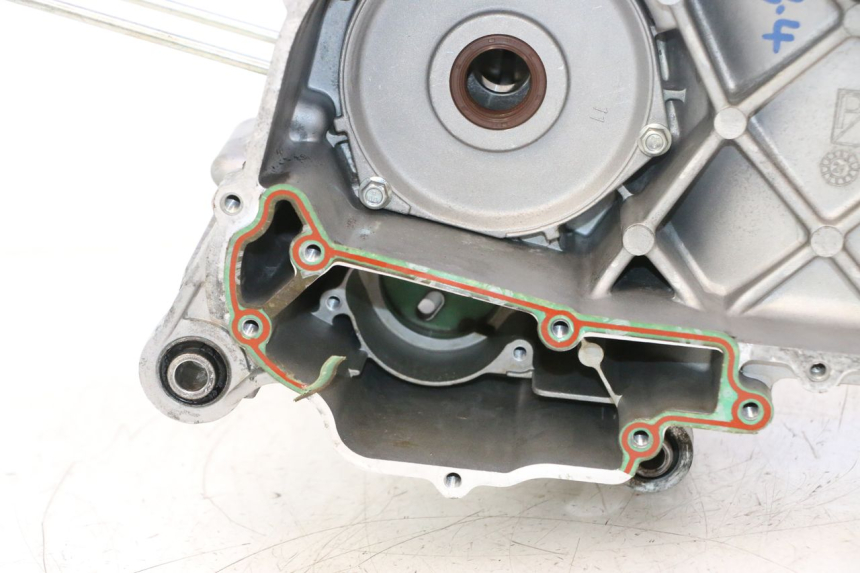 photo de CARTER BAS MOTEUR PIAGGIO ZIP IGET 4T 50 (2021 - 2023) - Détails caractéristiques