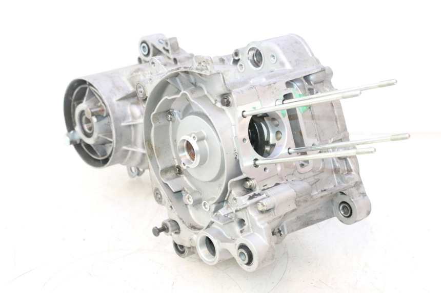 photo de CARTER BAS MOTEUR PIAGGIO ZIP IGET 4T 50 (2021 - 2023) - Vue rapprochée