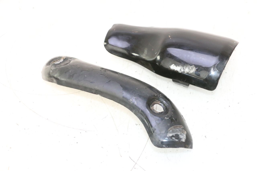 photo de CARTER ECHAPPEMENT HONDA XRV AFRICA TWIN 750 (1990 - 1992) - Gros plan technique