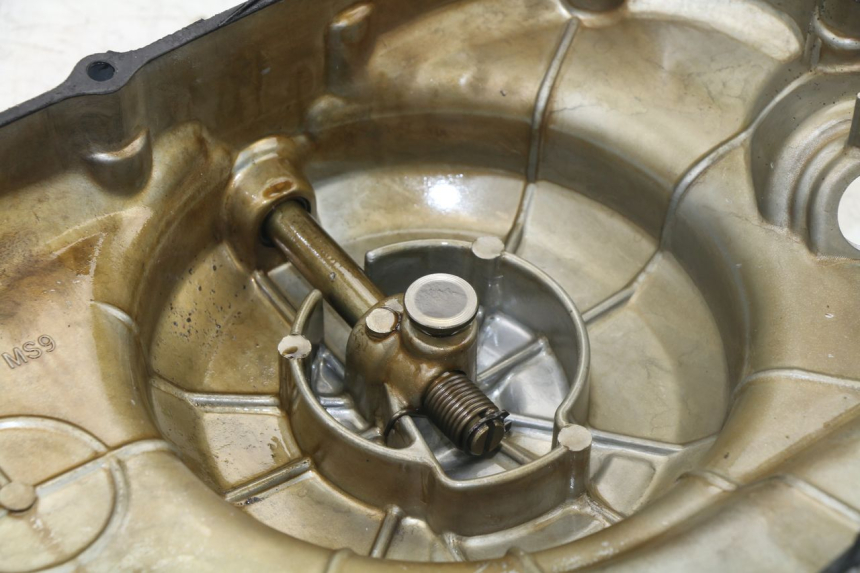 photo de CARTER EMBRAYAGE HONDA NTV REVERSE 650 (1993 - 1994) - Gros plan technique