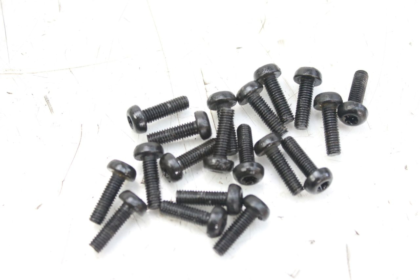 photo de CARTER HUILE TRIUMPH SPRINT ST 955 (1999 - 2001) - Détail de la pièce