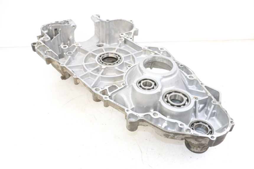 photo de CARTER MOTEUR DROIT SUZUKI BURGMAN 650 (2013 - 2020)