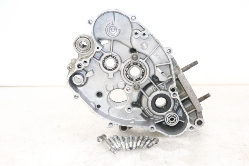 photo de CARTER MOTEUR DROIT KAWASAKI KX 65 (2000 - 2019)