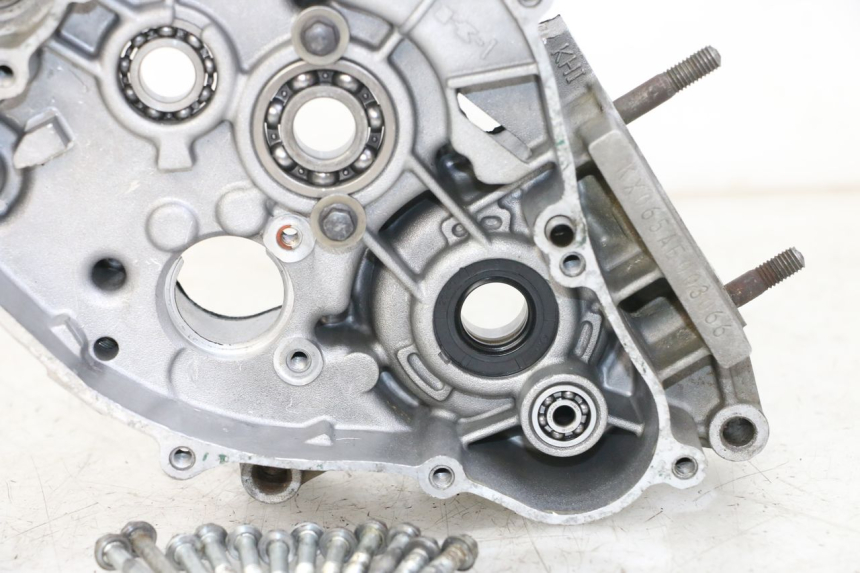 photo de CARTER MOTEUR DROIT KAWASAKI KX 65 (2000 - 2019) - Points de fixation