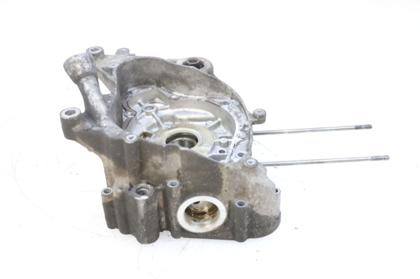 photo de CARTER MOTEUR DROIT YAMAHA NEOS NEO'S 4T 50 (2008 - 2016) - Gros plan technique