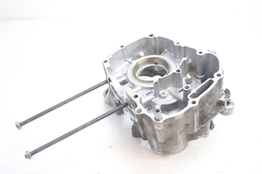 photo de CARTER MOTEUR DROIT HONDA PCX (JF28) 125 (2009 - 2011) - Points de fixation