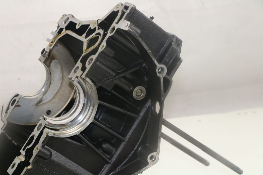 photo de CARTER MOTEUR DROIT BMW R GS 1150 (1999 - 2004)
