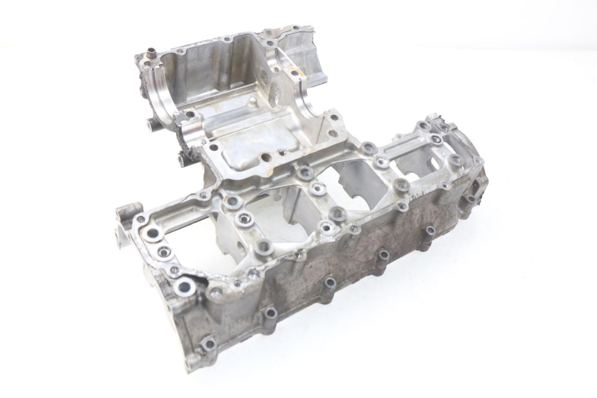 photo de CARTER MOTEUR DROIT SUZUKI GSX-R GSXR 600 (2001 - 2003)