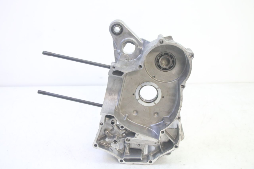 photo de CARTER MOTEUR DROIT YAMAHA TRICITY 300 (2020 - 2024) - Gros plan technique