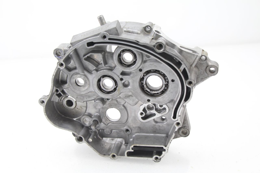 photo de CARTER MOTEUR DROIT YAMAHA TTR 125 (2000 - 2020) - Autre angle de vue