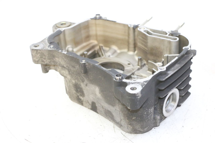 photo de CARTER MOTEUR DROIT YAMAHA X-MAX XMAX 125 (2010 - 2014)