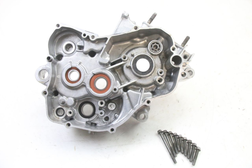 photo de CARTER MOTEUR DROIT YAMAHA YZ 125 (2006 - 2016)