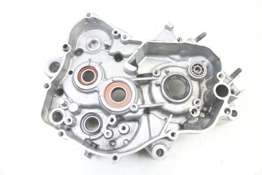photo de CARTER MOTEUR DROIT YAMAHA YZ 125 (2006 - 2016)
