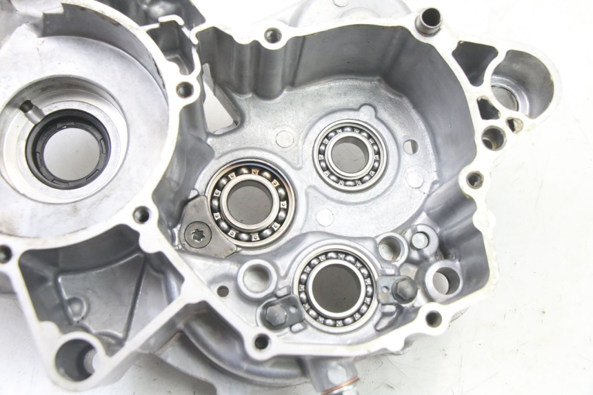 photo de CARTER MOTEUR DROIT YAMAHA YZ 125 (2006 - 2016)