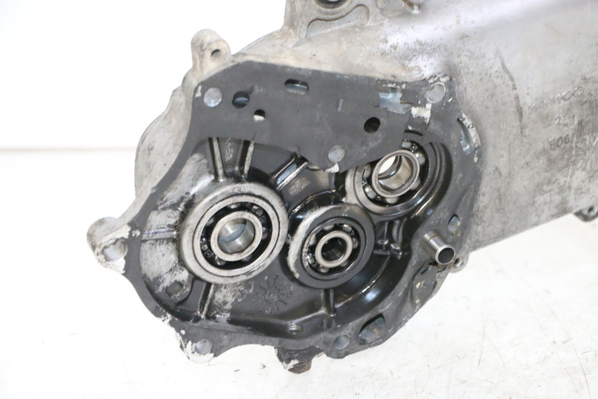 photo de CARTER MOTEUR GAUCHE KYMCO AGILITY 4T 50 (2005 - 2018)