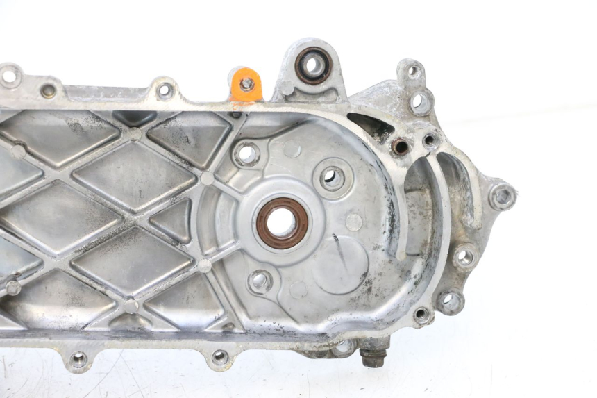 photo de CARTER MOTEUR GAUCHE KYMCO AGILITY 4T 50 (2005 - 2018) - Vue rapprochée