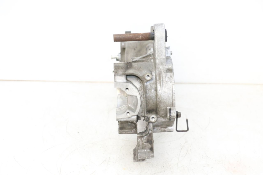 photo de CARTER MOTEUR GAUCHE PEUGEOT KISBEE 2T 50 (2010 - 2017) - Zoom composants