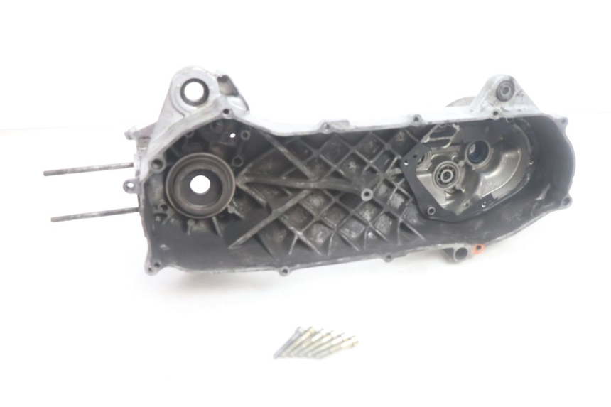 photo de CARTER MOTEUR GAUCHE MBK NITRO 50 (2004 - 2008) - Autre angle de vue