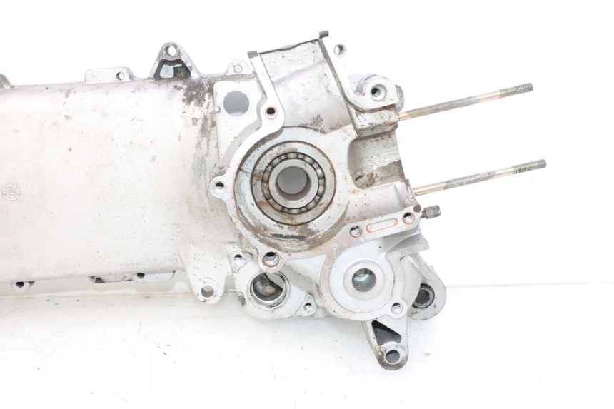 photo de CARTER MOTEUR GAUCHE APRILIA SR 2T 50 (2012 - 2017) - Gros plan technique