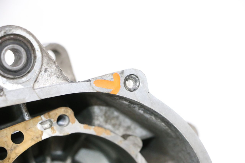 photo de CARTER MOTEUR GAUCHE PEUGEOT TREKKER 50 (1995 - 2004) - Vue rapprochée