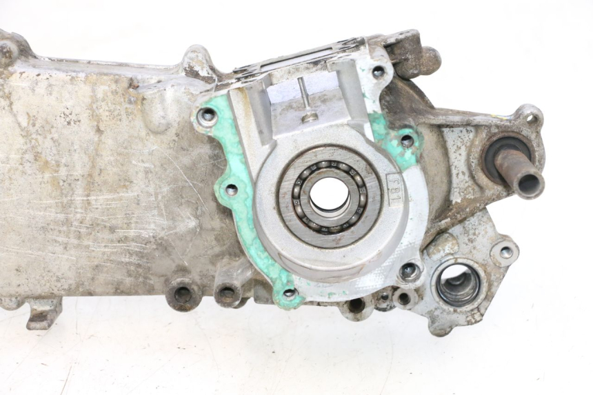 photo de CARTER MOTEUR GAUCHE PEUGEOT TREKKER 50 (1995 - 2004) - Autre angle de vue