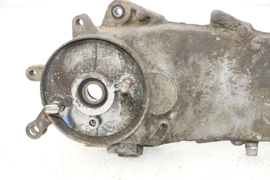 photo de CARTER MOTEUR GAUCHE PEUGEOT VIVACITY 50 (1998 - 2003) - Vue d’ensemble