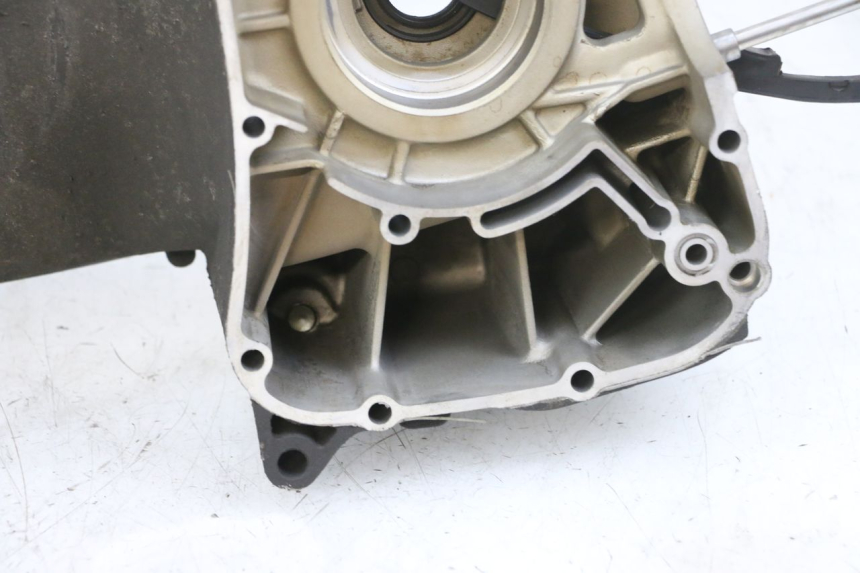 photo de CARTER MOTEUR GAUCHE YAMAHA X-MAX XMAX 125 (2010 - 2014)