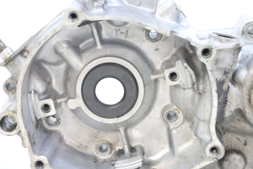 photo de Left engine crankcase YAMAHA YZ 85 (2002 - 2018) - Vue rapprochée