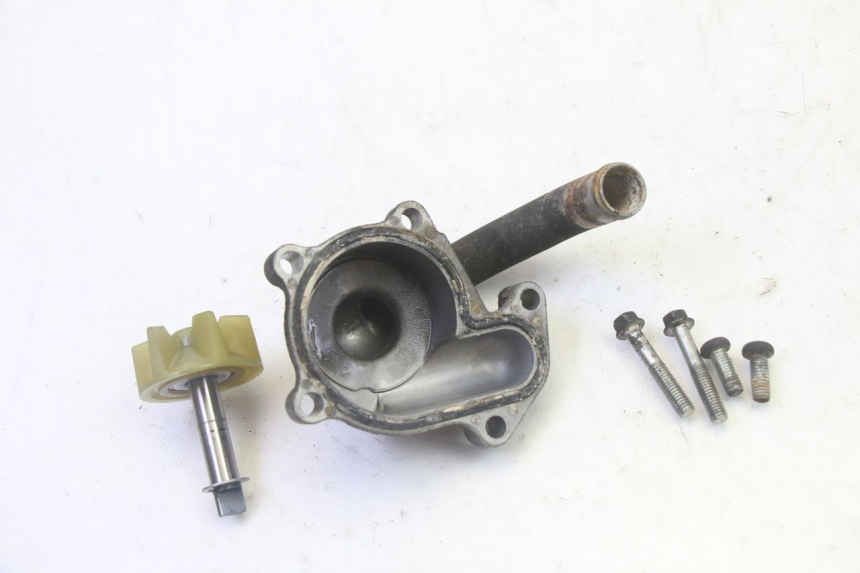 photo de CARTER POMPE A EAU SUZUKI BURGMAN 125 (2007 - 2014)