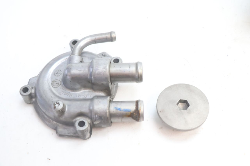 photo de CARTER POMPE A EAU BMW C SPORT 650 (2015 - 2021) - Gros plan technique