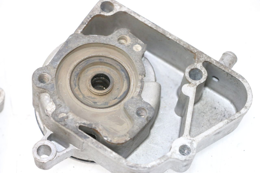 photo de CARTER POMPE A EAU YAMAHA YP MAJESTY 125 (1998 - 2001) - État de surface