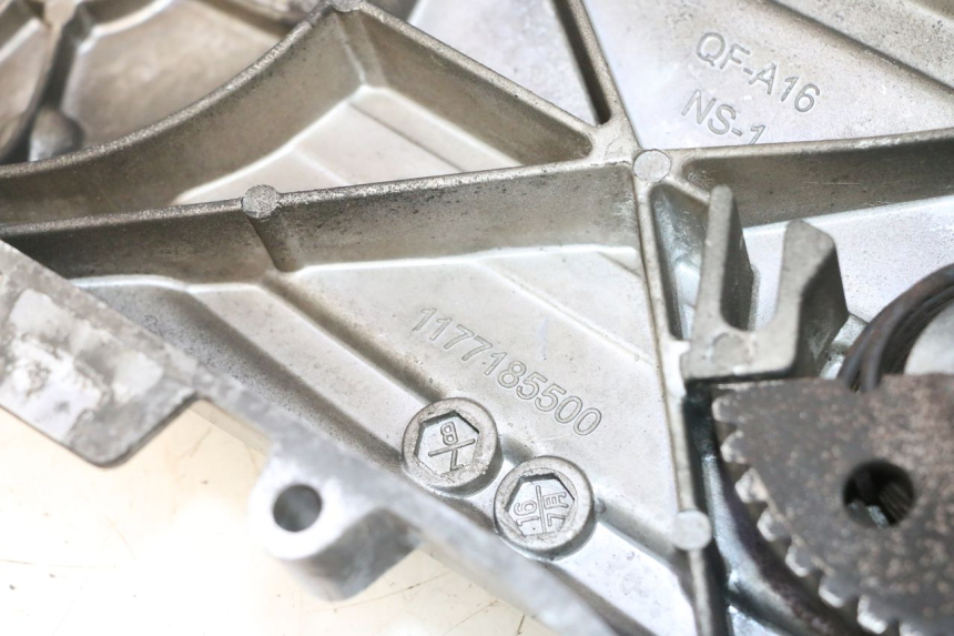 photo de CARTER VARIATEUR PEUGEOT VIVACITY NEW 2T 50 (2008 - 2017) - Gros plan technique