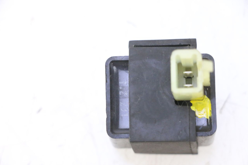 photo de CENTRALE CLIGNOTANTE SUZUKI BURGMAN 125 (2007 - 2014) - Autre angle de vue