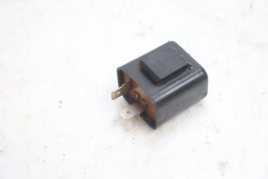 photo de CENTRALE CLIGNOTANTE HONDA CB TWO FIFTY 250 (1991 - 2002) - Autre angle de vue