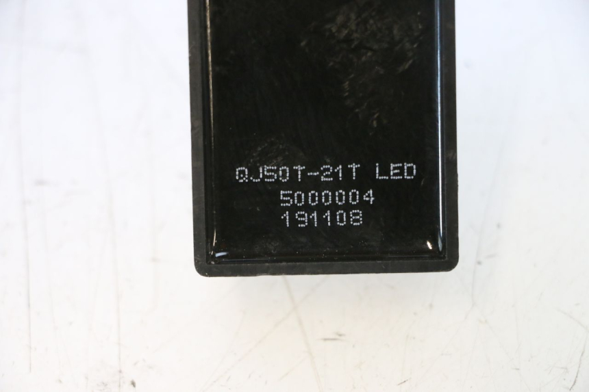 photo de CENTRALE CLIGNOTANTE KEEWAY F-ACT FACT EVO 50 (2020 - 2026) - Zoom état d’usage