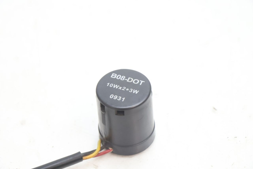photo de CENTRALE CLIGNOTANTE KEEWAY F-ACT NAKED 50 (2009 - 2014) - Zoom état d’usage